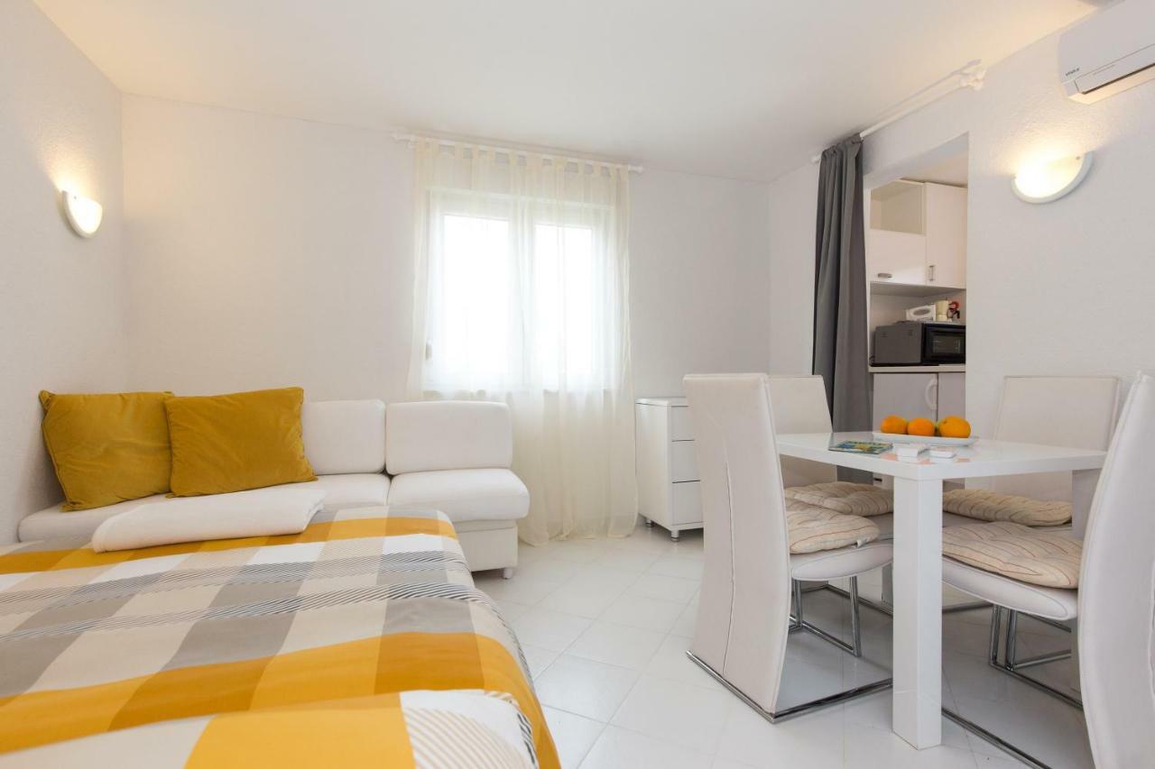 Apartments Bernarda Skrbčići Zewnętrze zdjęcie